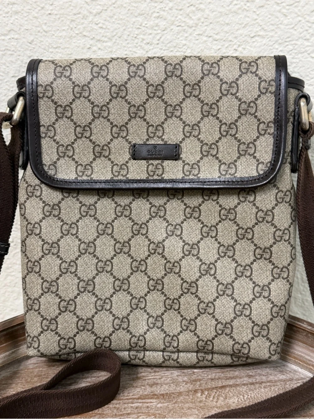 SOLD

AUTHENTIC Gucci Beige Brown GG Supreme Crossbody Bag - Picture 2 of 10